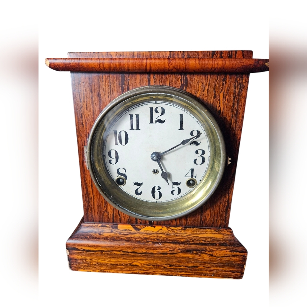 Antique Classic Brown Wooden Mantel Clock.